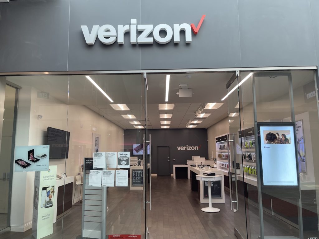 Exterior of Victra Verizon Authorized Retail Store in San Jose Oakridge Mall, CA.