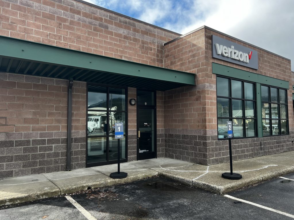 Exterior of Victra Verizon Authorized Retail Store in Rathdrum, ID.