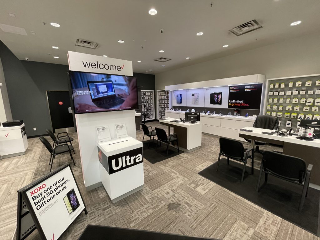 Fairfield, California: Verizon Store - located in Solano Mall