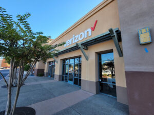 El Cajon, California Verizon store located on Jamacha Road