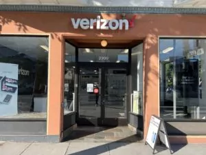 San Francisco, California Verizon Store in red brick building.