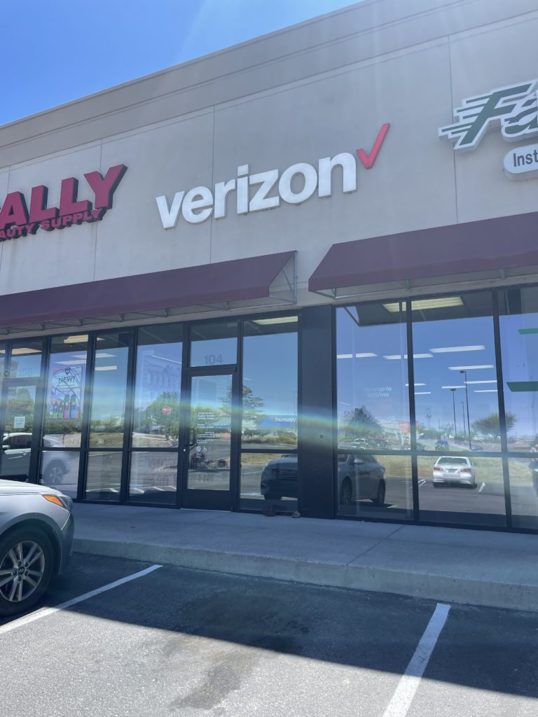 Exterior of Victra Verizon Authorized Retail Store in Mountain Home, ID.