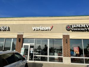 Exterior of Victra Verizon Authorized Retail Store in Volo, IL.