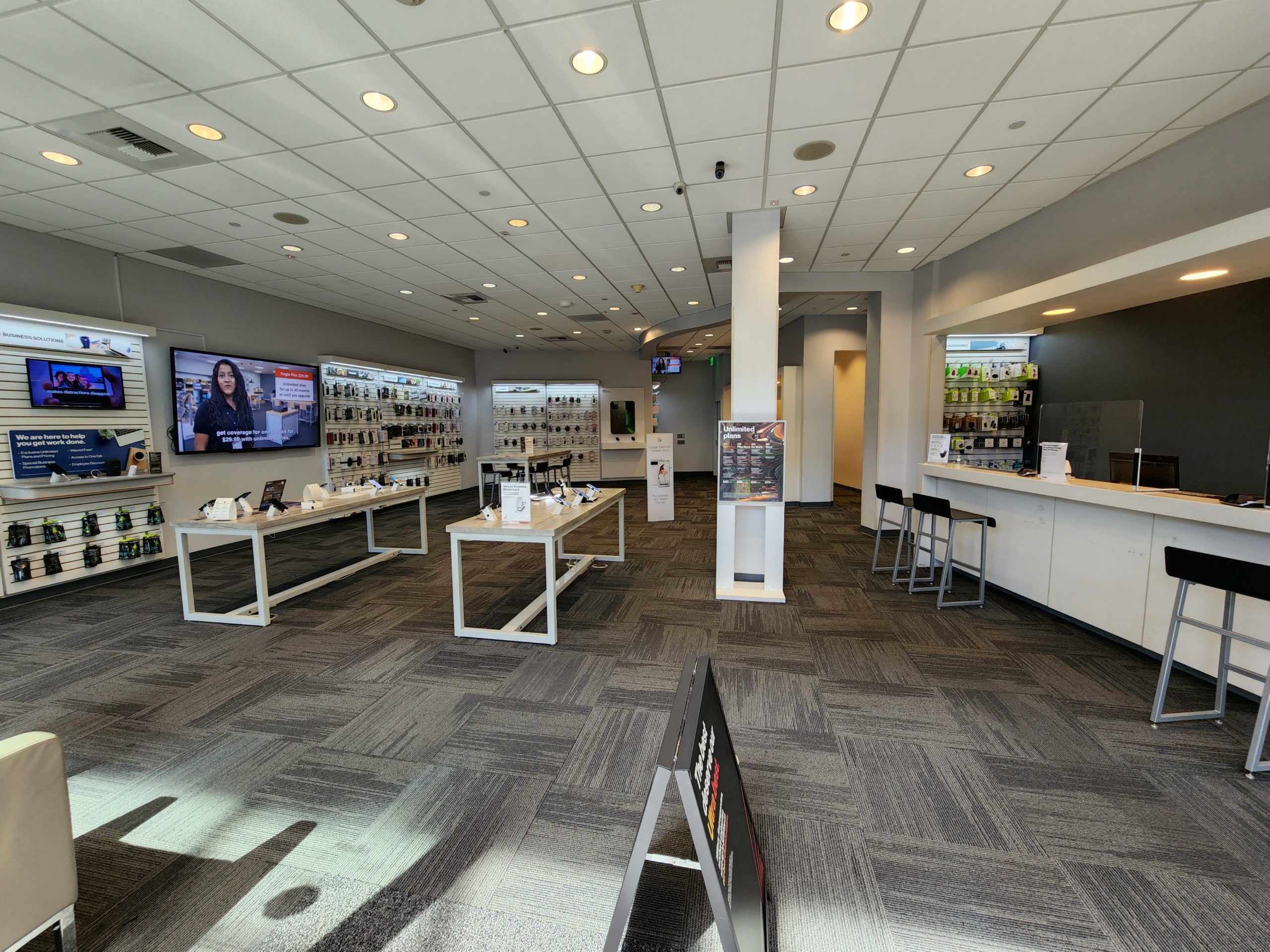 Santa Clarita, California Verizon Store