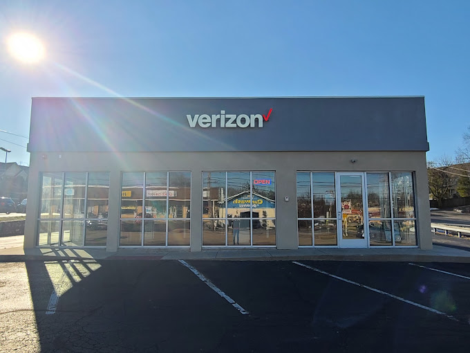 Conshohocken, Pennsylvania Verizon Store.