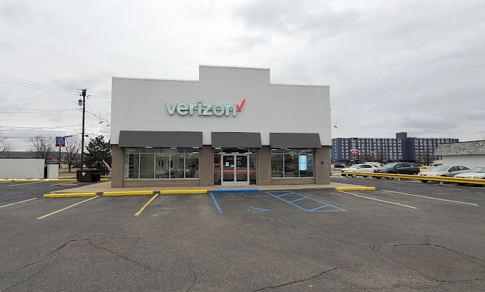 Verizon Stores Near Michigan - Factors to consider when choosing a Verizon store