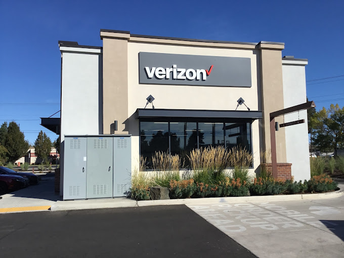 McMinnville, Oregon Verizon Store