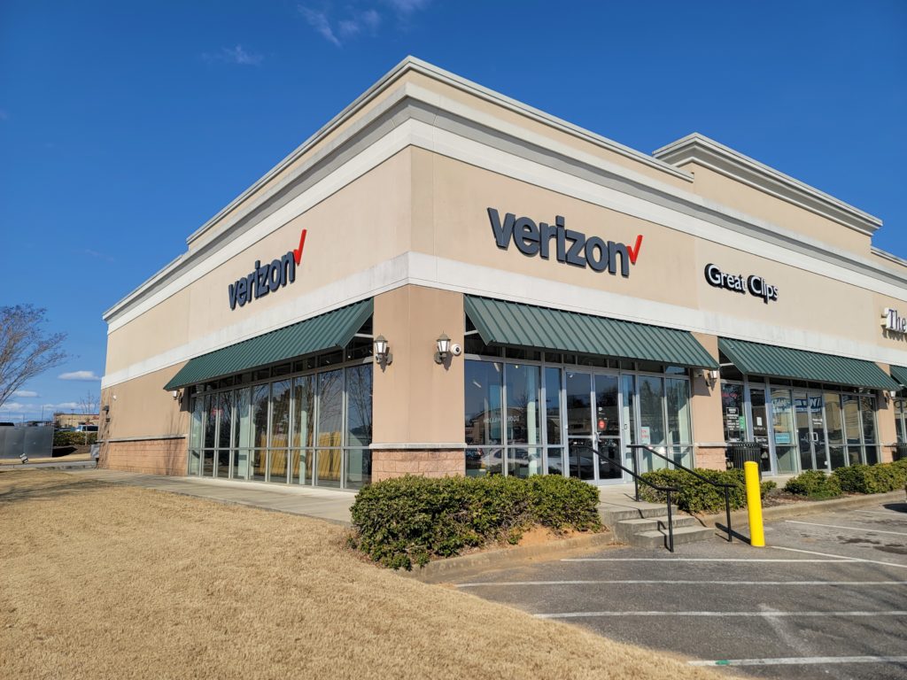 Exterior of Victra Verizon Authorized Retail Store in Fultondale, AL.