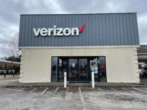Exterior of Victra Verizon Authorized Retail Store in Muscle Shoals, AL.