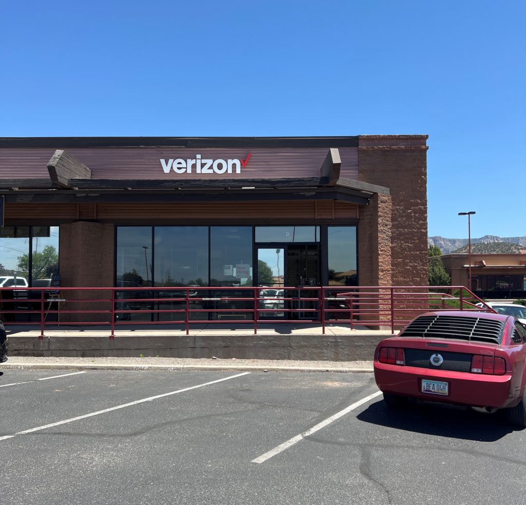 Exterior of Victra Verizon Authorized Retail Store in Sedona, AZ.