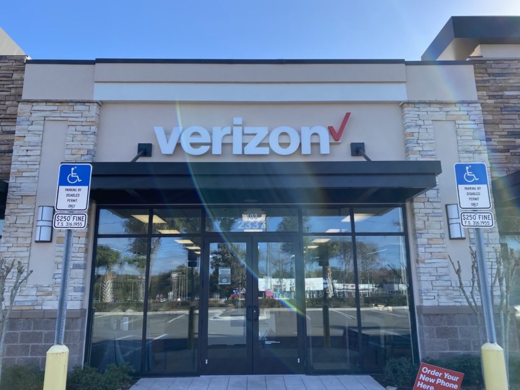 Exterior of Victra Verizon Authorized Retail Store in Deland, FL.