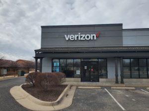 Exterior of Victra Verizon Authorized Retail Store in Andover, KS.