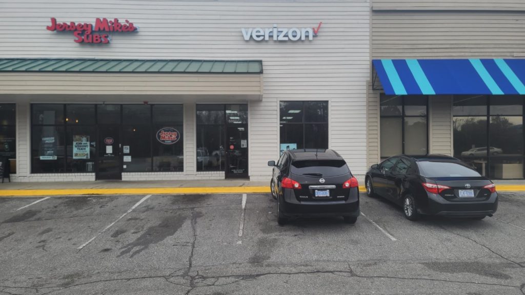 Exterior of Victra Verizon Authorized Retail Store in Kitty Hawk, NC.