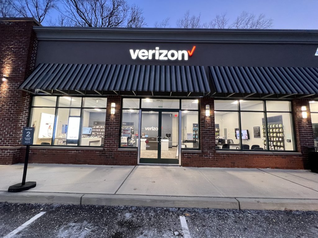 Exterior of Victra Verizon Authorized Retail Store in Metuchen, NJ.