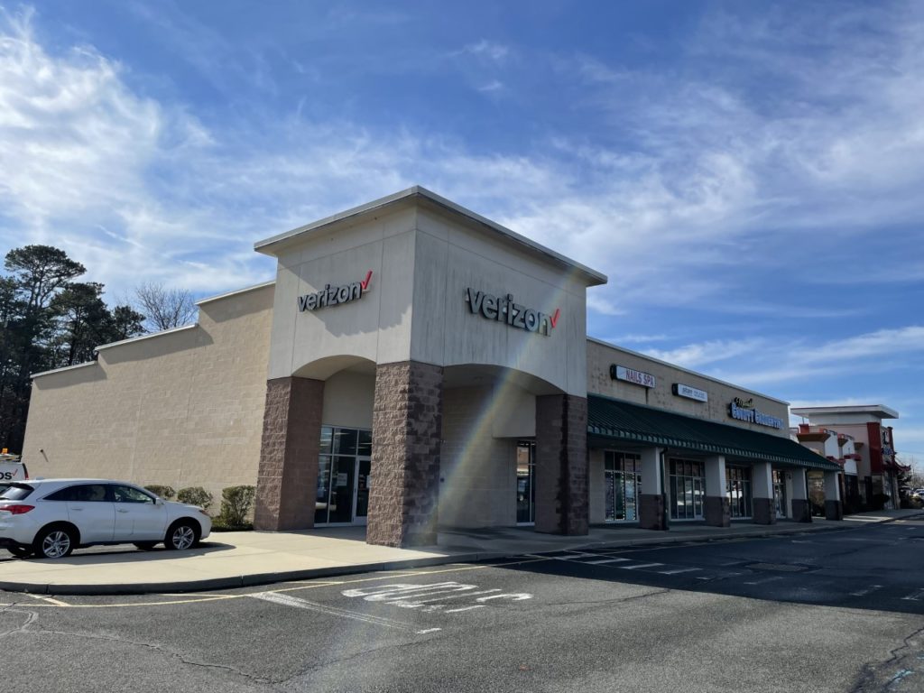 Exterior of Victra Verizon Authorized Retail Store in Neptune, NJ.