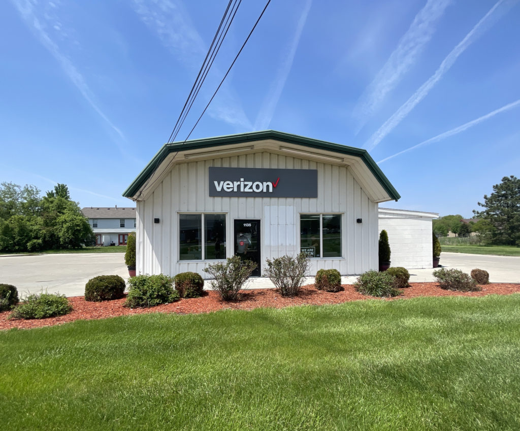 Exterior of Victra Verizon Authorized Retail Store in Wauseon, OH.
