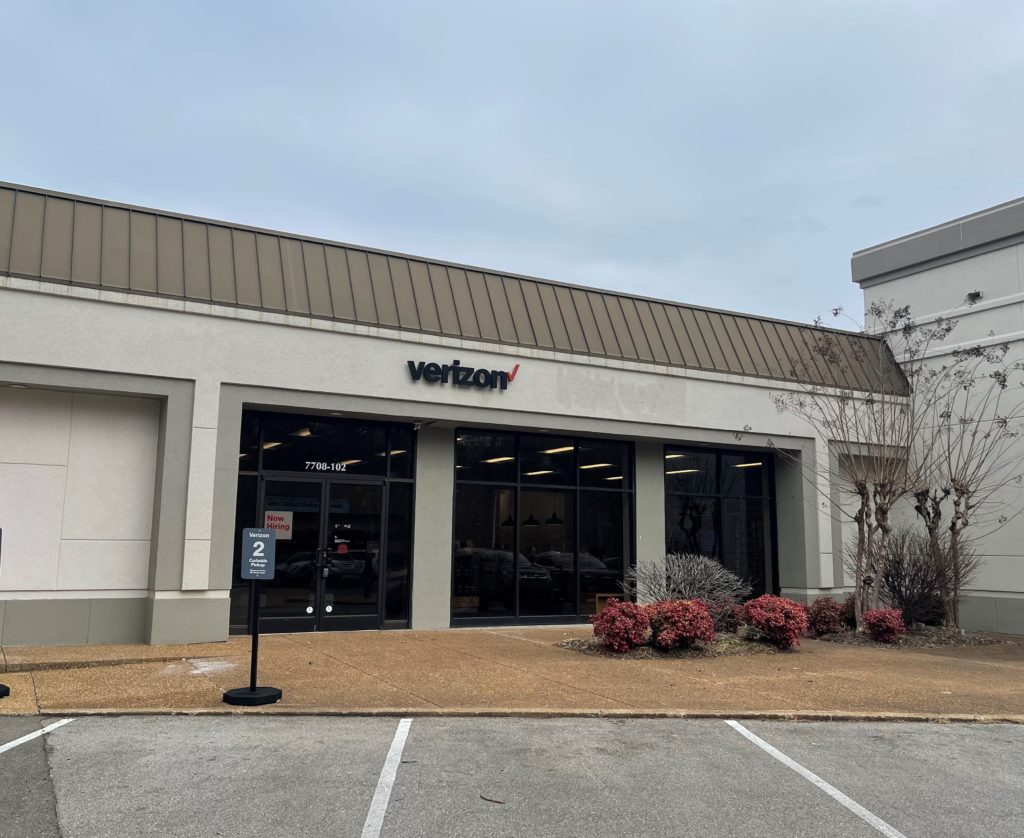 Exterior of Victra Verizon Authorized Retail Store in Germantown, TN.