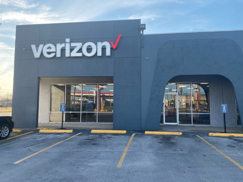 Exterior of Victra Verizon Authorized Retail Store in Crosby, TX.