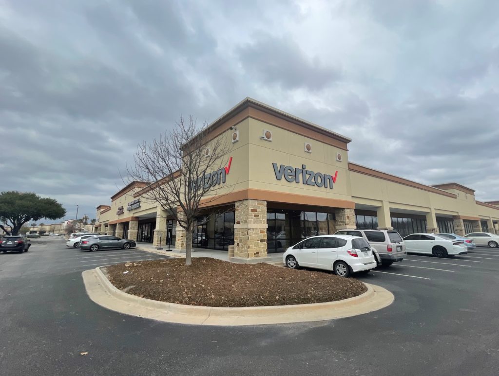 Exterior of Victra Verizon Authorized Retail Store in Houston Freeway, TX.