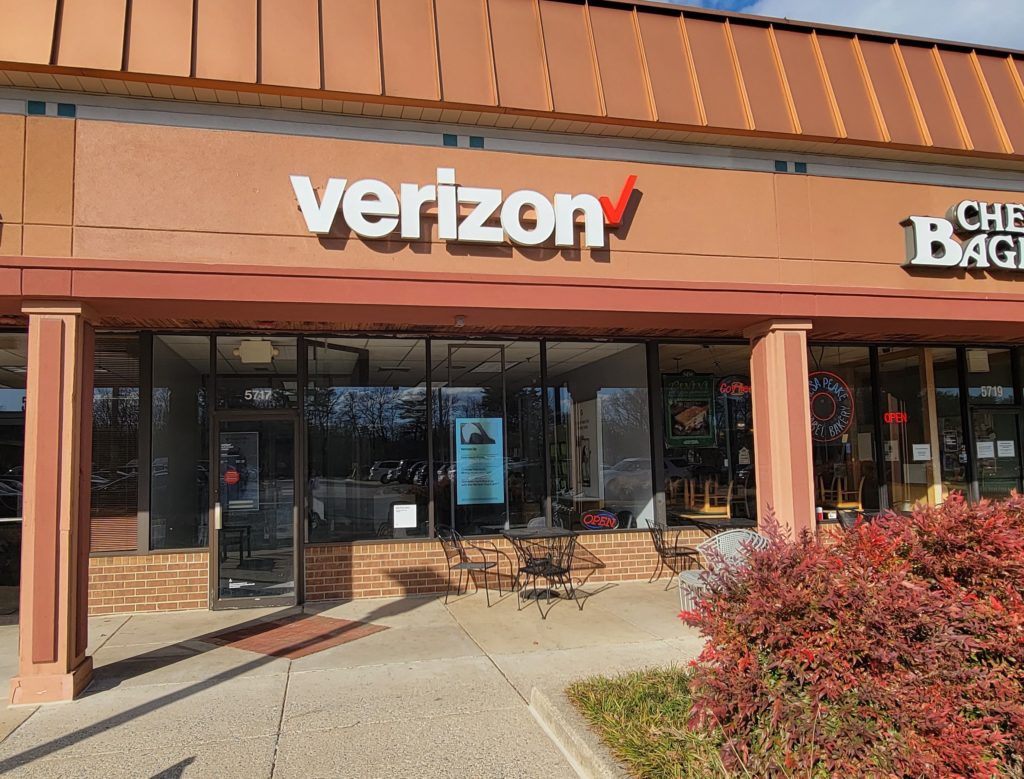 Exterior of Victra Verizon Authorized Retail Store in Burke, VA.