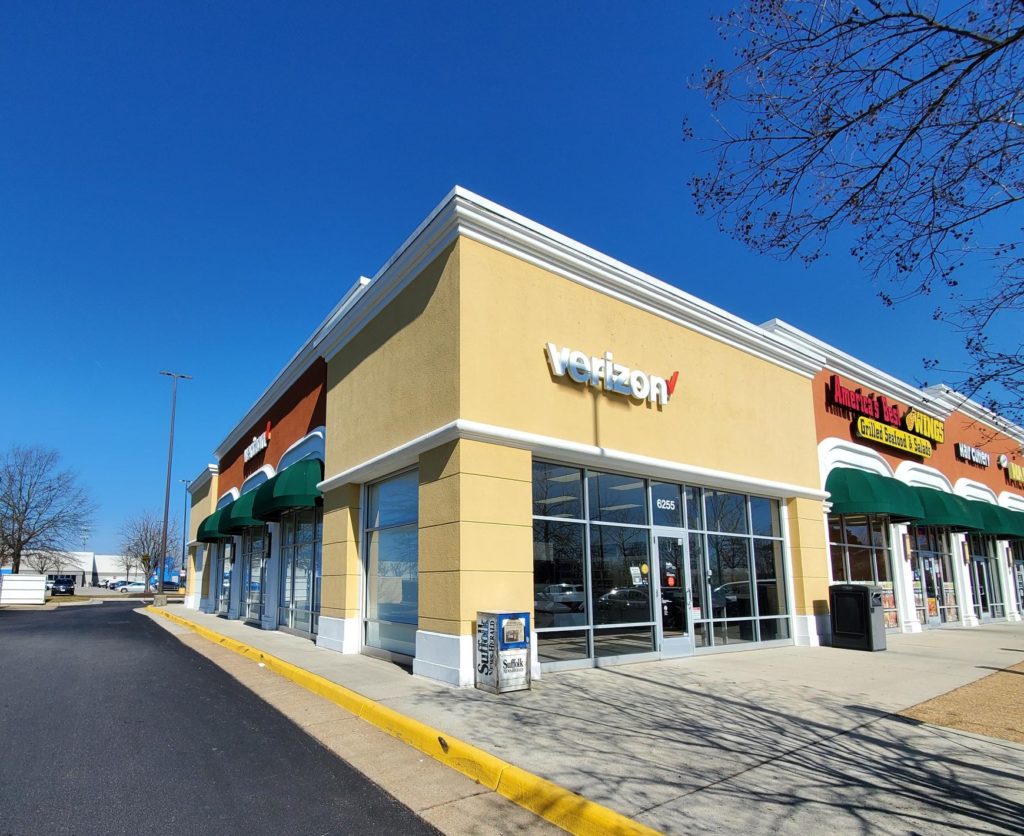 Exterior of Victra Verizon Authorized Retail Store in Suffolk, VA.