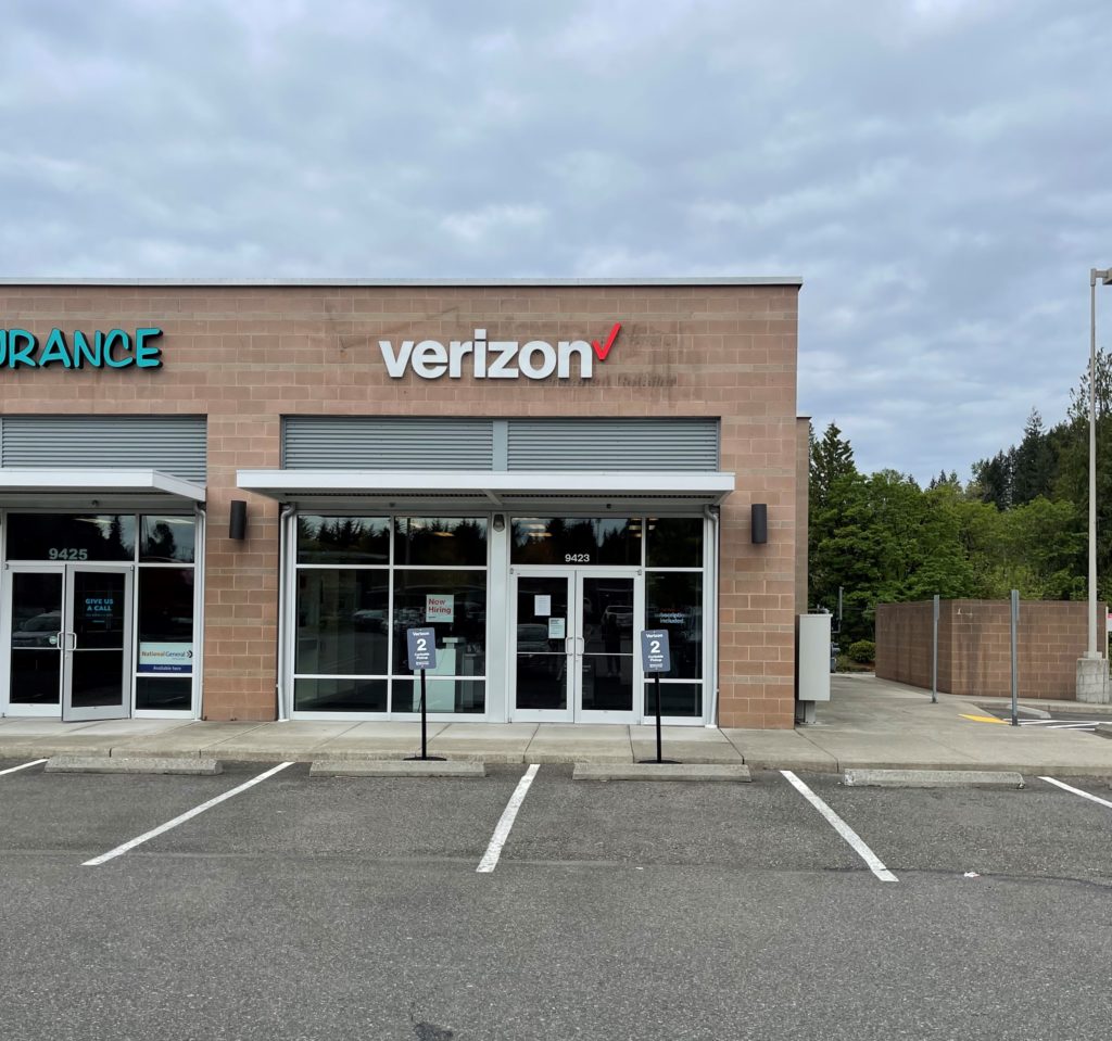 Exterior of Victra Verizon Authorized Retail Store in Bonney Lake 192nd Ave, WA.
