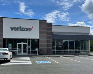 Exterior of Victra Verizon Authorized Retail Store in Bonney Lake 214th Ave, WA.