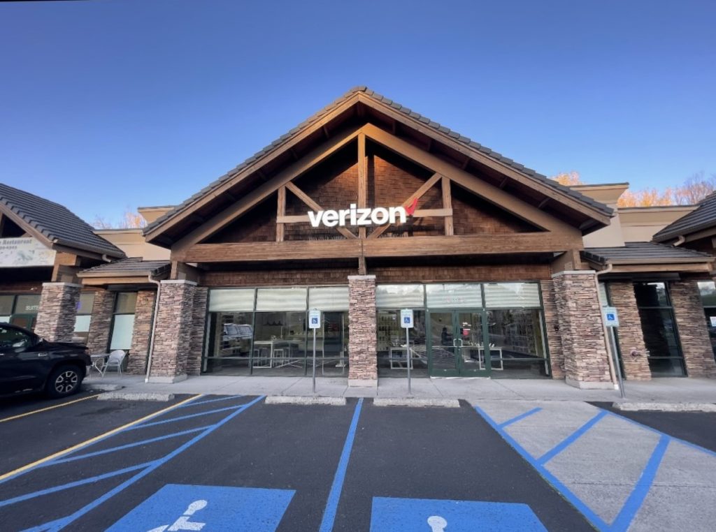 Exterior of Victra Verizon Authorized Retail Store in Pullman, WA.