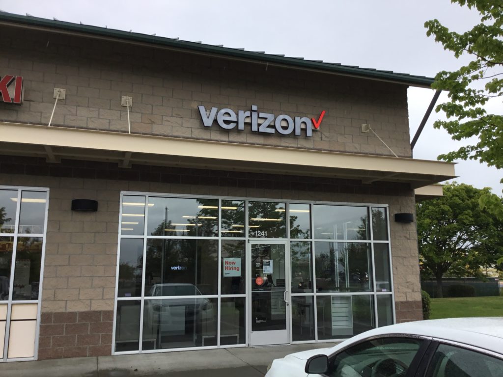Exterior of Victra Verizon Authorized Retail Store in Sequim, WA.