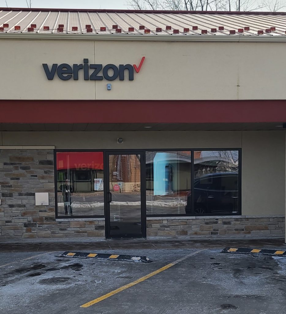 Lake Delton, Wisconsin Verizon Store