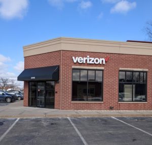 Exterior of Victra Verizon Authorized Retail Store in Oshkosh Jackson, WI.