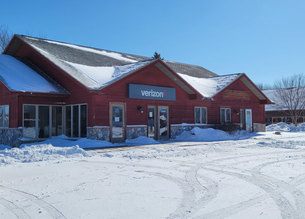 Exterior of Victra Verizon Authorized Retail Store in Siren, WI.