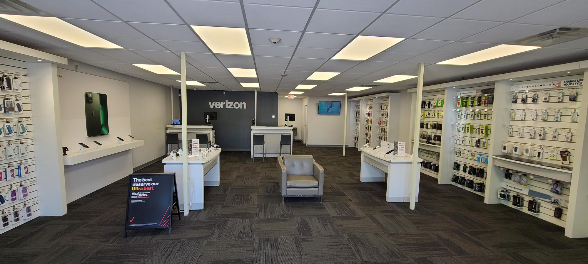 Hyde Park, New York: Verizon Store