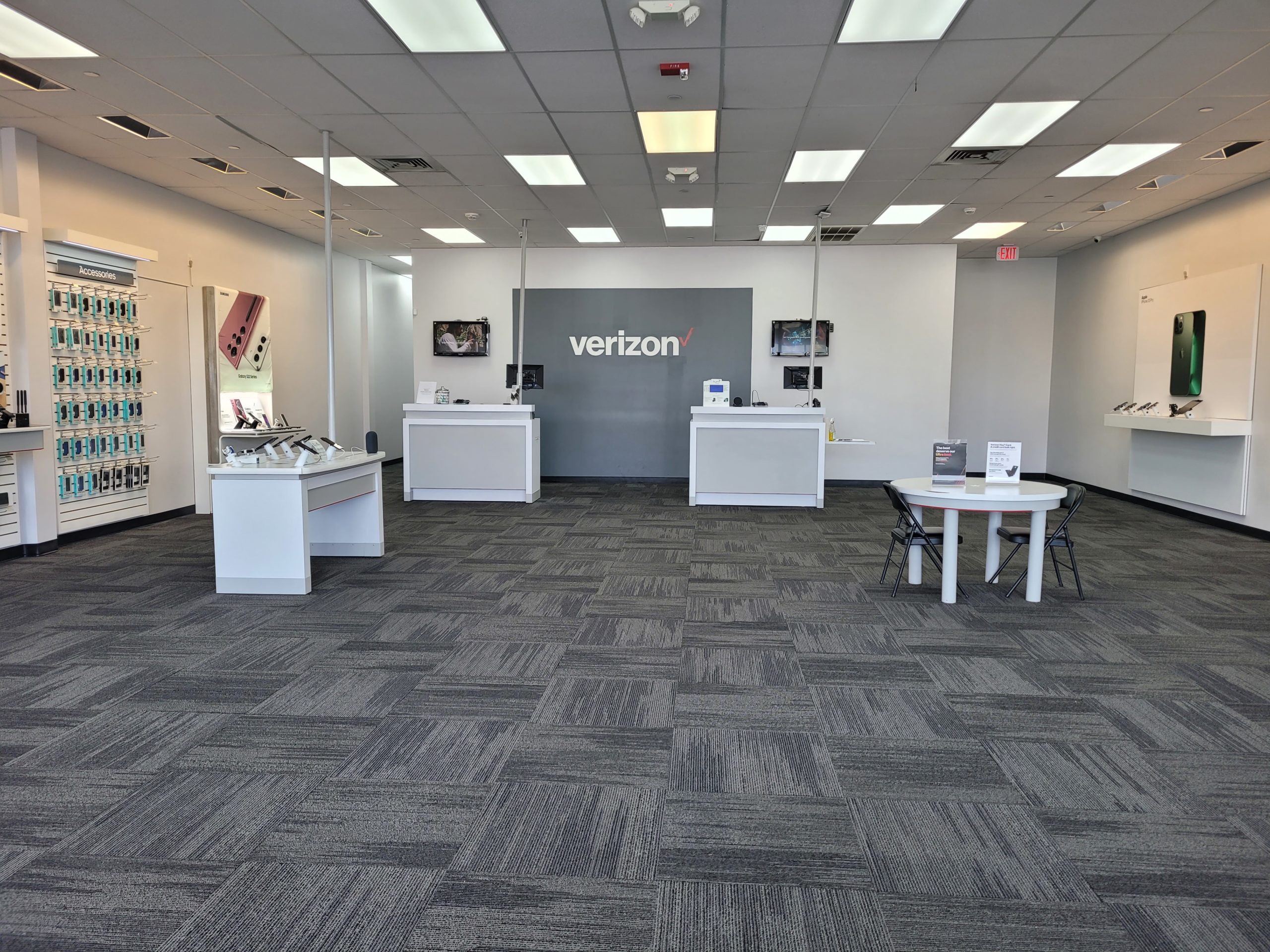 Shirley, New York Verizon Store