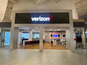 Exterior of Victra Verizon Authorized Retail Store in Tempe Mall 678, AZ.