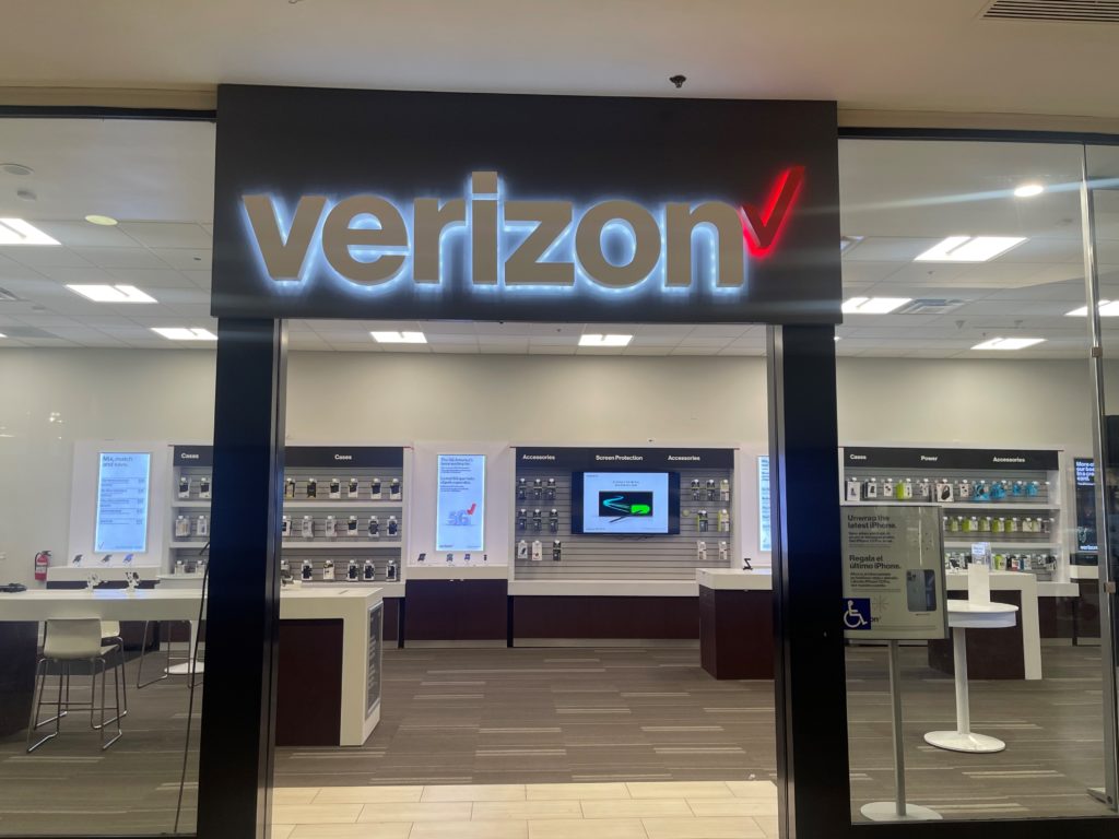 Exterior of Victra Verizon Authorized Retail Store in Salinas Santa Rosa, CA.