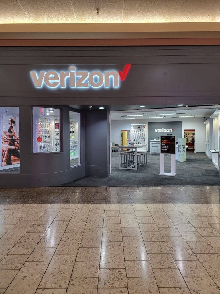 Exterior of Victra Verizon Authorized Retail Store in Mesa Mall, CO.