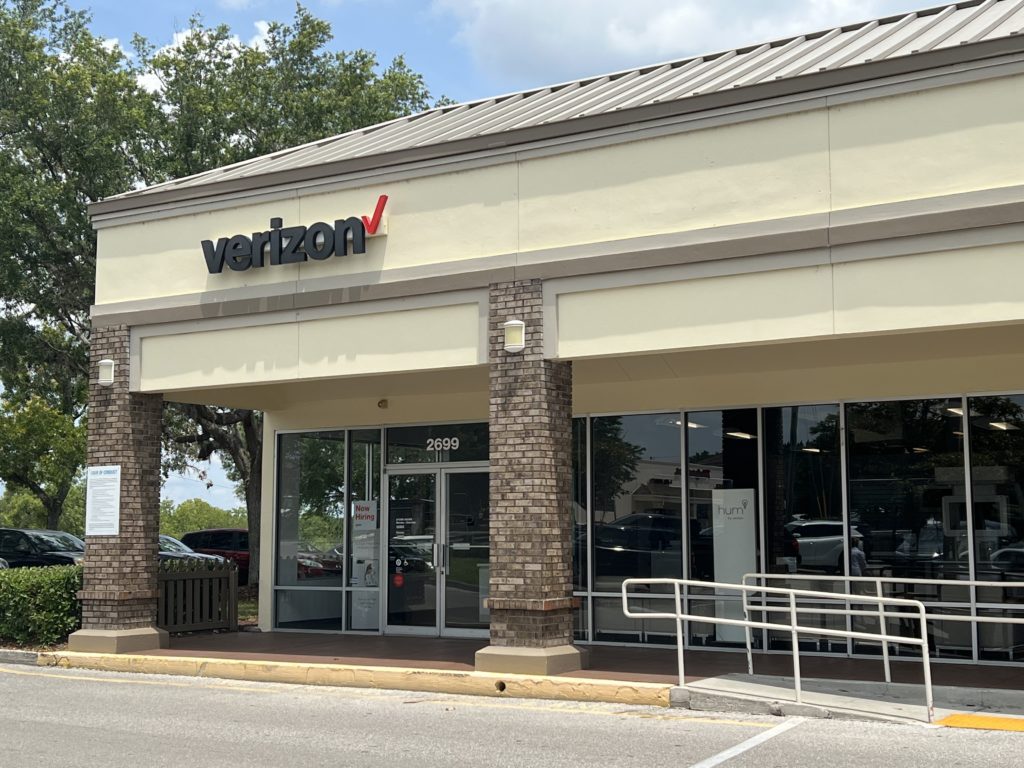 Exterior of Victra Verizon Authorized Retail Store in Hernando, FL.