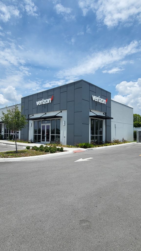 Exterior of Victra Verizon Authorized Retail Store in Holiday, FL.