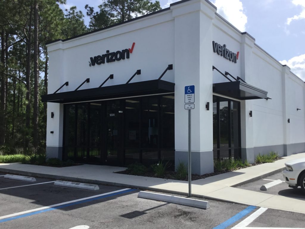 Exterior of Victra Verizon Authorized Retail Store in Homosassa, FL.