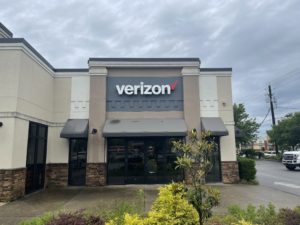 Exterior of Victra Verizon Authorized Retail Store in Pensacola Nine Mile, FL.