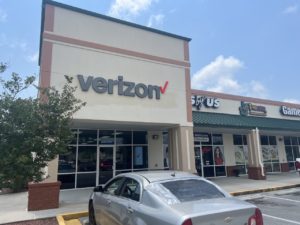 Exterior of Victra Verizon Authorized Retail Store in Pensacola Sorrento, FL.