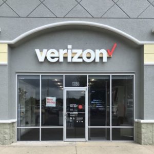 Exterior of Victra Verizon Authorized Retail Store in Riverview, FL.