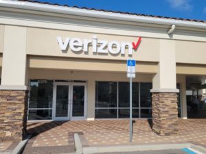 Exterior of Victra Verizon Authorized Retail Store in Sarasota Tamiami, FL.