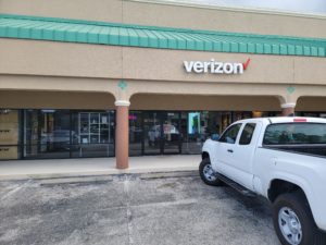 Exterior of Victra Verizon Authorized Retail Store in Stuart Federal SE, FL.
