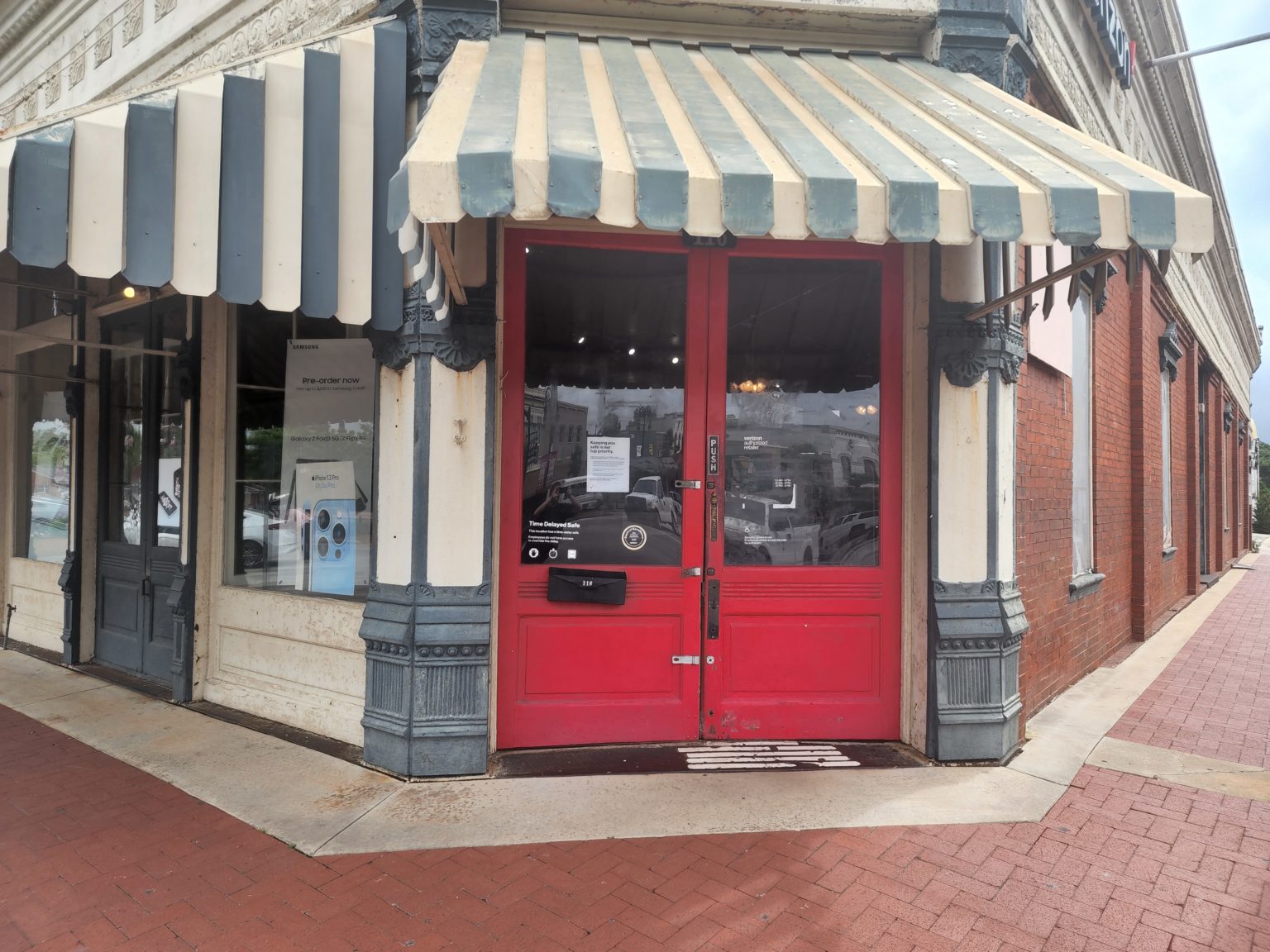 Barnesville, Verizon Store