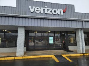 Exterior of Victra Verizon Authorized Retail Store in Clarkesville, GA.