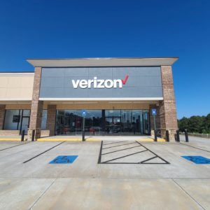 Exterior of Victra Verizon Authorized Retail Store in Dallas, GA.