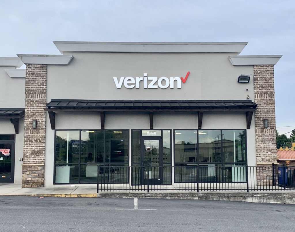 Exterior of Victra Verizon Authorized Retail Store in Locust Grove, GA.
