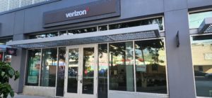 Exterior of Victra Verizon Authorized Retail Store in Honolulu King, HI.